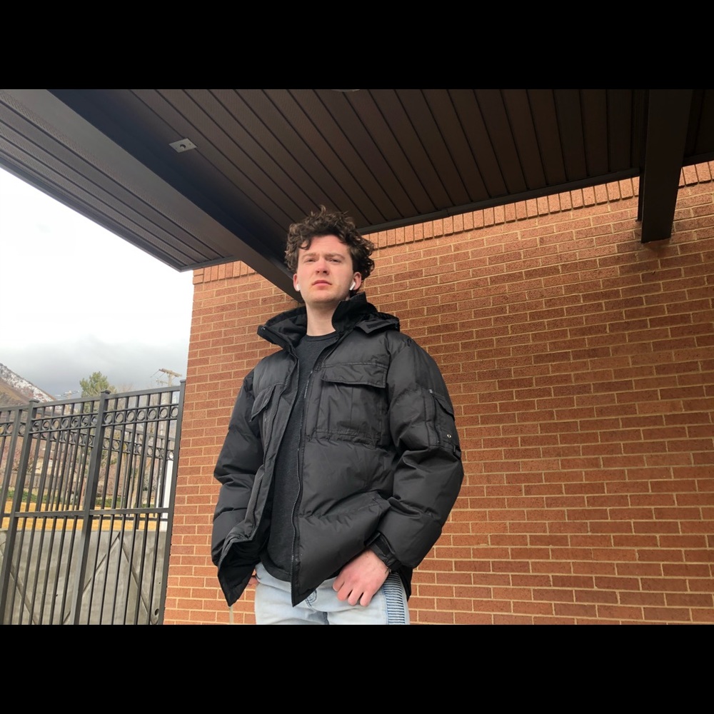 Black puffer jacket Athletech